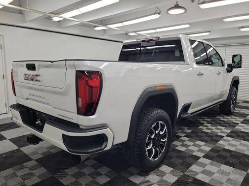 White Frost Tri-Coat 2023 GMC Sierra 2500 Denali
