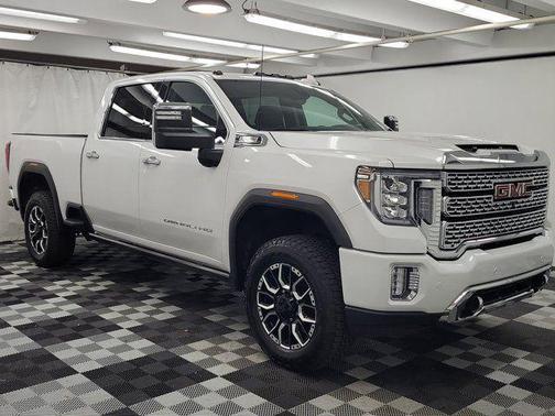 White Frost Tri-Coat 2023 GMC Sierra 2500 Denali