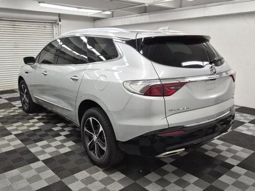 2022 Buick Enclave Essence