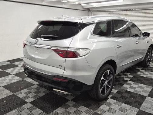 2022 Buick Enclave Essence