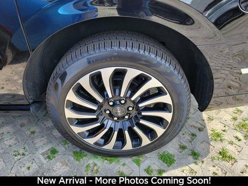 Black Metallic 2024 Lincoln Navigator L Black Label