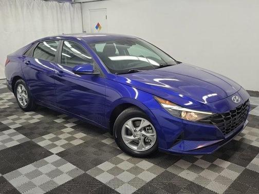 2022 Hyundai ELANTRA SE
