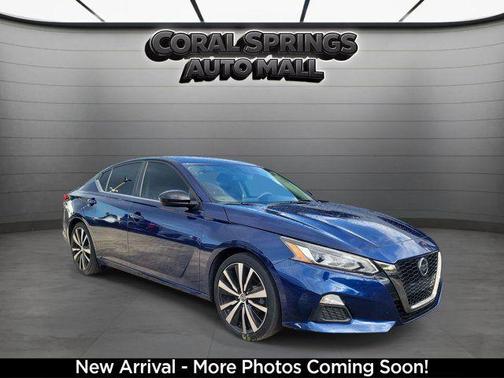 Deep Blue Pearl 2022 Nissan Altima 2.5 SR