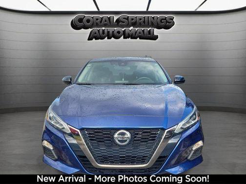 Deep Blue Pearl 2022 Nissan Altima 2.5 SR