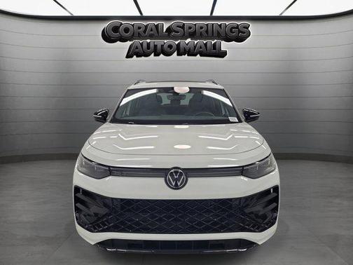 Opal White Pearl Effect 2025 Volkswagen Tiguan 2.0T SE R-Line Black