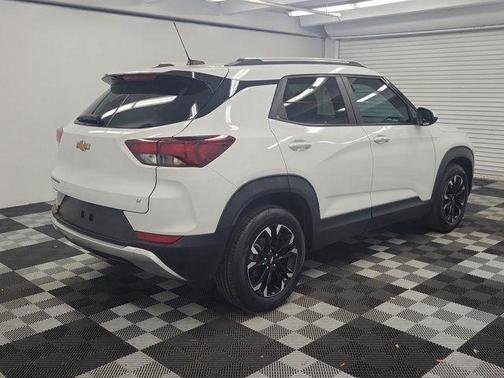 Summit White 2022 Chevrolet Trailblazer LT