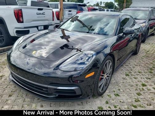 2018 Porsche Panamera 4