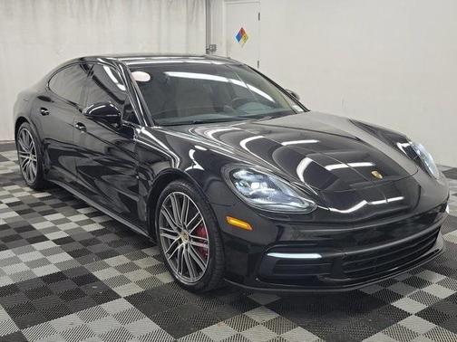 2018 Porsche Panamera 4