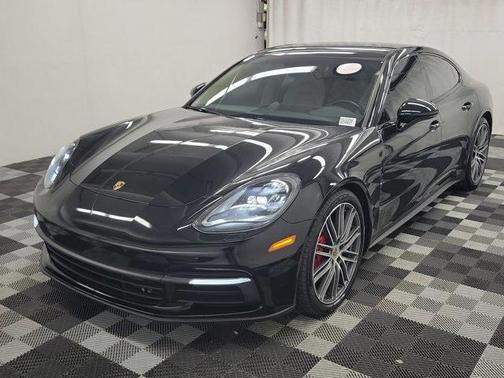 2018 Porsche Panamera 4