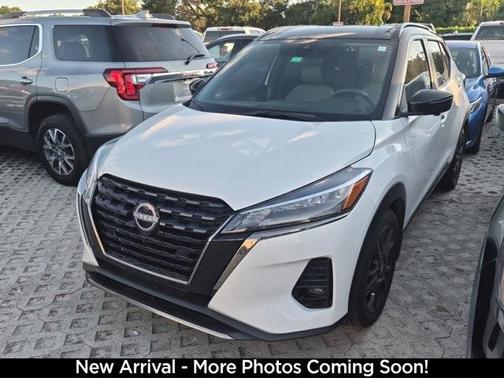 2023 Nissan Kicks SR