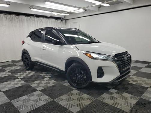 2023 Nissan Kicks SR