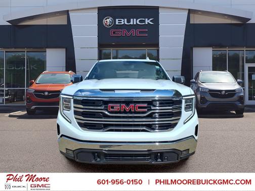 Glacier White Tricoat 2026 GMC Sierra 1500 SLT