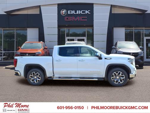Glacier White Tricoat 2026 GMC Sierra 1500 SLT