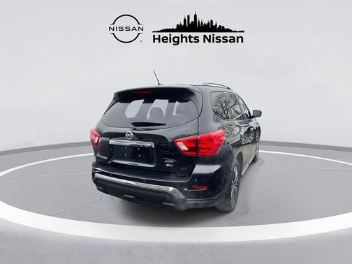 2018 Nissan Pathfinder SV