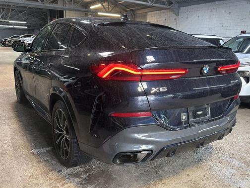 Carbon Black Metallic 2023 BMW X6 xDrive40i