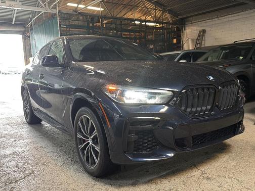 Carbon Black Metallic 2023 BMW X6 xDrive40i