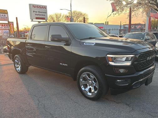 Diamond Black Crystal Pearlcoat 2023 RAM 1500 Big Horn/Lone Star