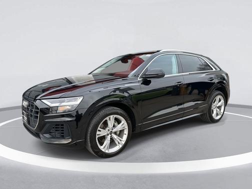 2022 Audi Q8 55 Premium Plus