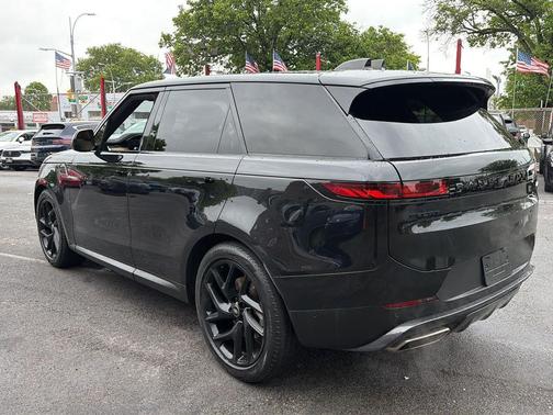 Santorini Black Metallic 2023 Land Rover Range Rover Sport SE