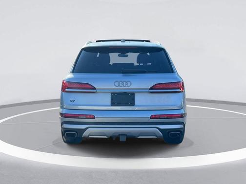 2025 Audi Q7 45 Premium Plus