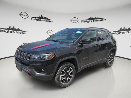 Diamond Black Crystal Pearlcoat 2024 Jeep Compass Trailhawk