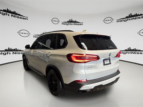 Mineral White Metallic 2022 BMW X5 xDrive40i