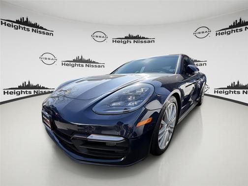 2019 Porsche Panamera GTS