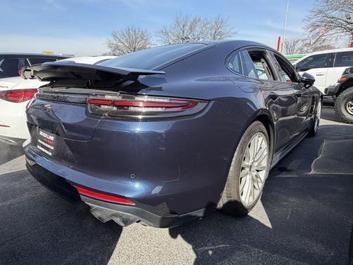 2019 Porsche Panamera GTS