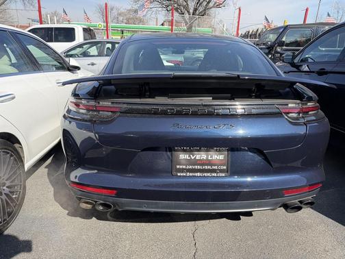 2019 Porsche Panamera GTS