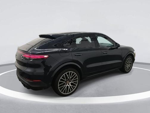 2022 Porsche Cayenne Platinum Edition
