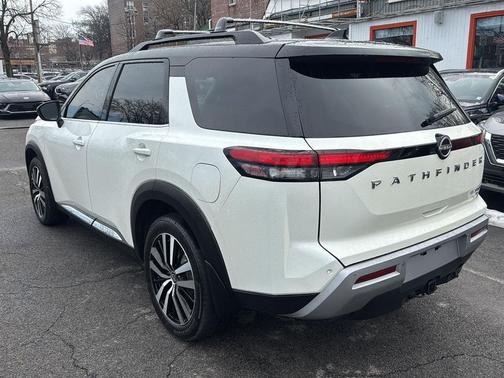 2023 Nissan Pathfinder Platinum 4WD