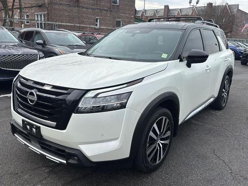 2023 Nissan Pathfinder Platinum 4WD