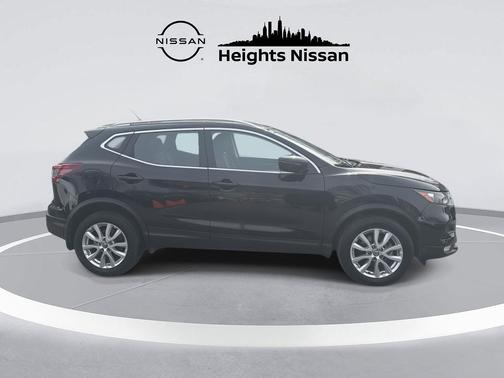 2022 Nissan Rogue Sport SV