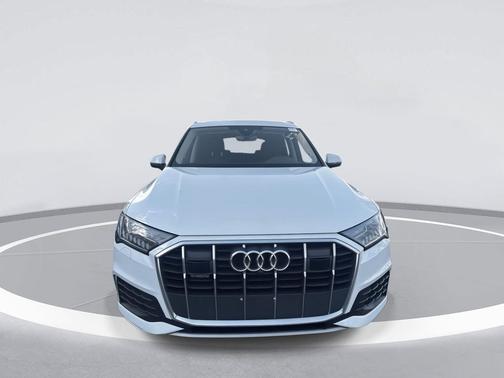 2024 Audi Q7 45 Premium Plus