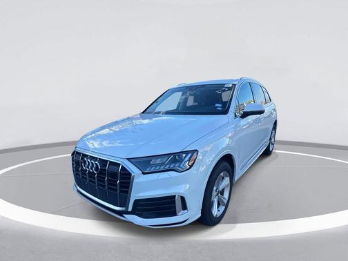 2024 Audi Q7 45 Premium Plus