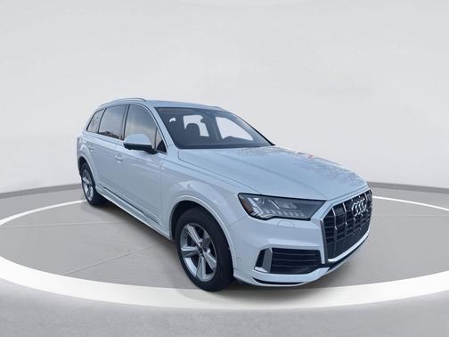 2024 Audi Q7 45 Premium Plus