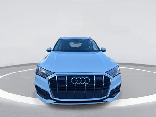 2024 Audi Q7 45 Premium Plus