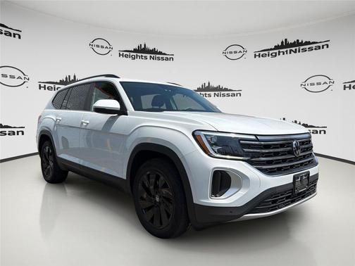 Pure White 2024 Volkswagen Atlas 2.0T SE w/Technology 4MOTION