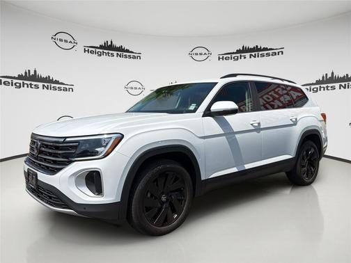 Pure White 2024 Volkswagen Atlas 2.0T SE w/Technology 4MOTION