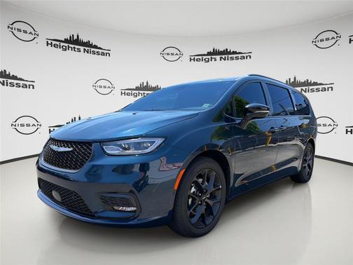 Fathom Blue Pearlcoat 2025 Chrysler Pacifica Limited