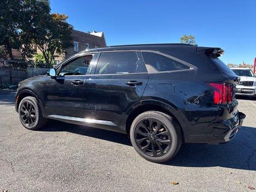 Ebony Black 2023 Kia Sorento SX