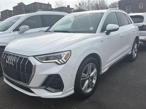 2020 Audi Q3 45 S line Prestige