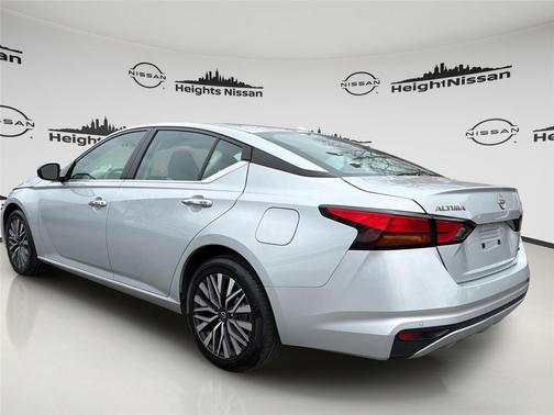 Brilliant Silver Metallic 2024 Nissan Altima 2.5 SV