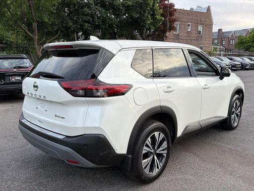 Pearl White Tricoat 2021 Nissan Rogue SV