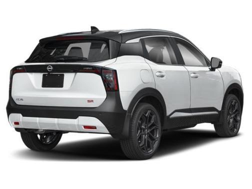 Aspen White Tricoat/Super Black 2026 Nissan Kicks SR