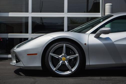 2016 Ferrari 488 GTB 2dr Cpe