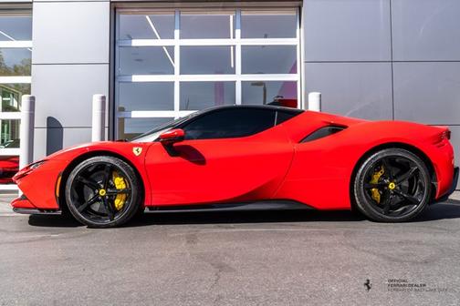 2022 Ferrari SF90 Stradale Coupe