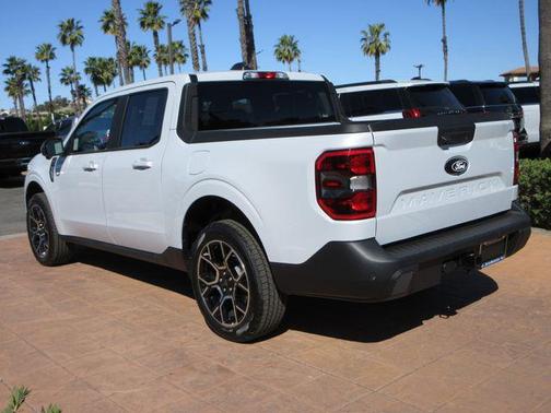 Space White Metallic 2026 Ford Maverick Lariat