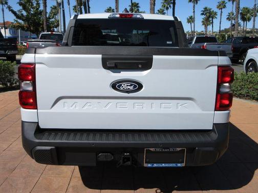 Space White Metallic 2026 Ford Maverick Lariat