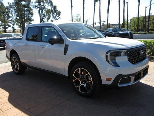 Space White Metallic 2026 Ford Maverick Lariat